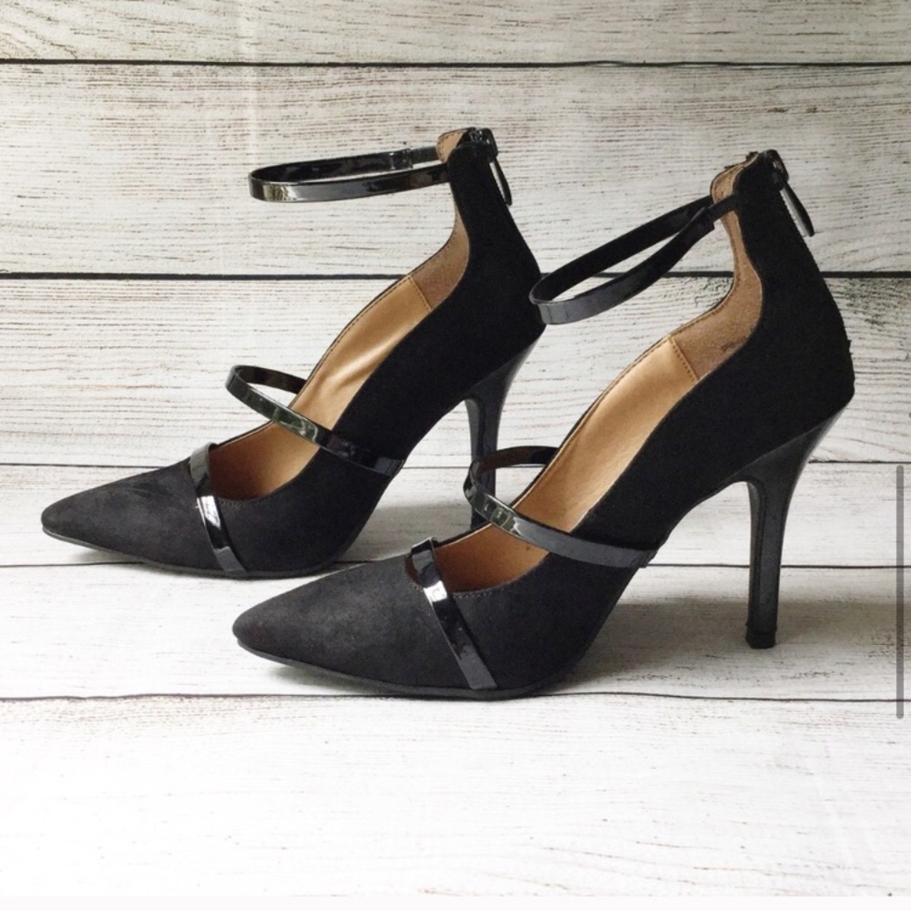 Chinese Laundry black heels 6 M